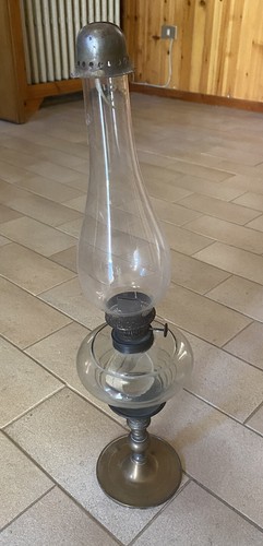 Antica lampada olio - ad, in